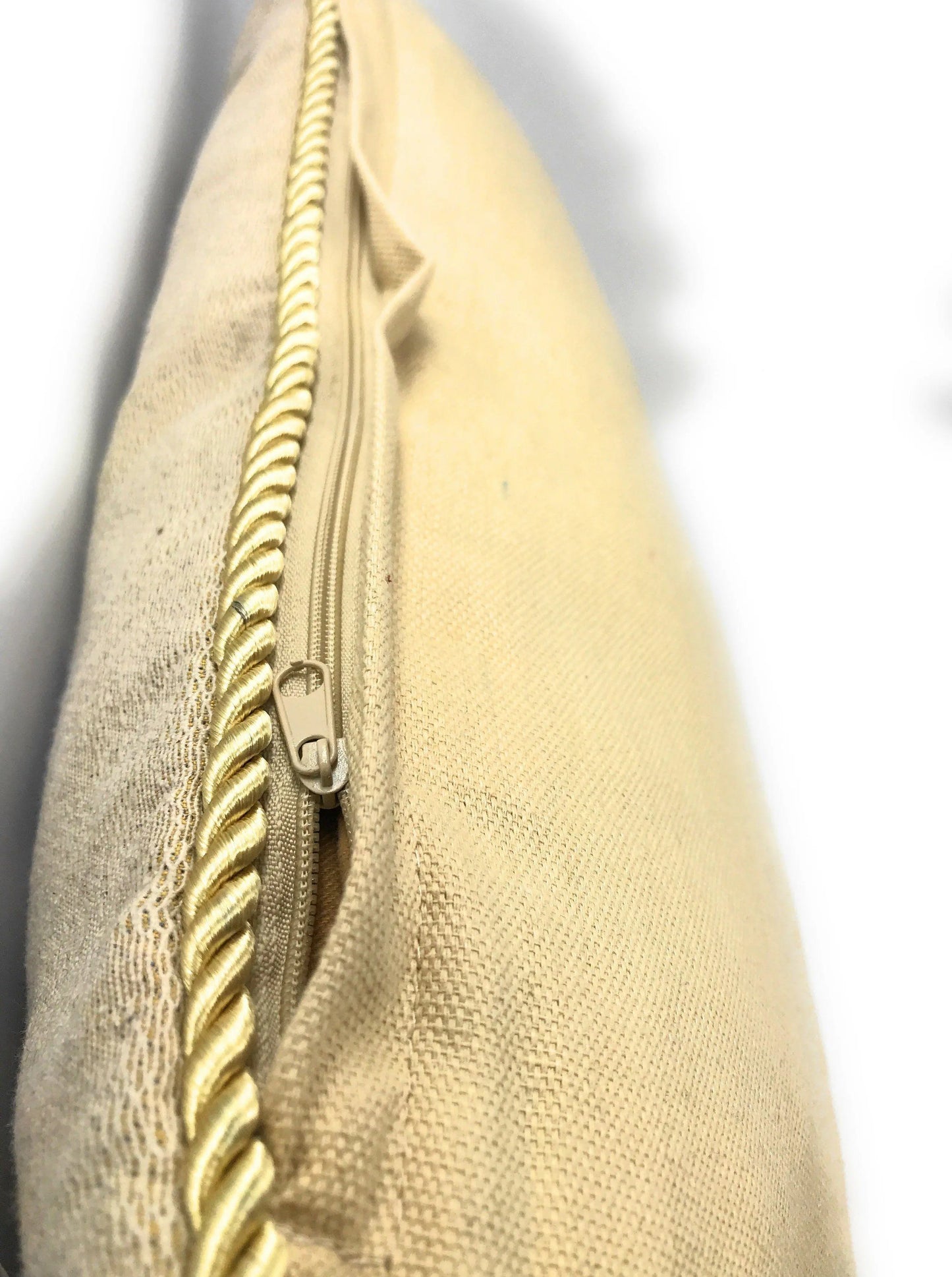 DaDa Bedding Apricot Fruit Elegant Accent Throw Pillow Cushion Cover - 1-Piece - 18" DaDalogy Bedding Collection