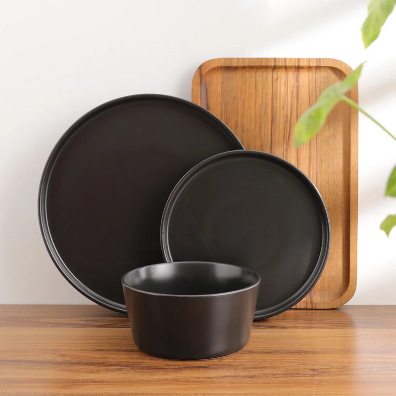 Elevate Your Dining Experience with the Celina 24-Piece Black Matte Dinnerware Set for 8! 🍽️✨