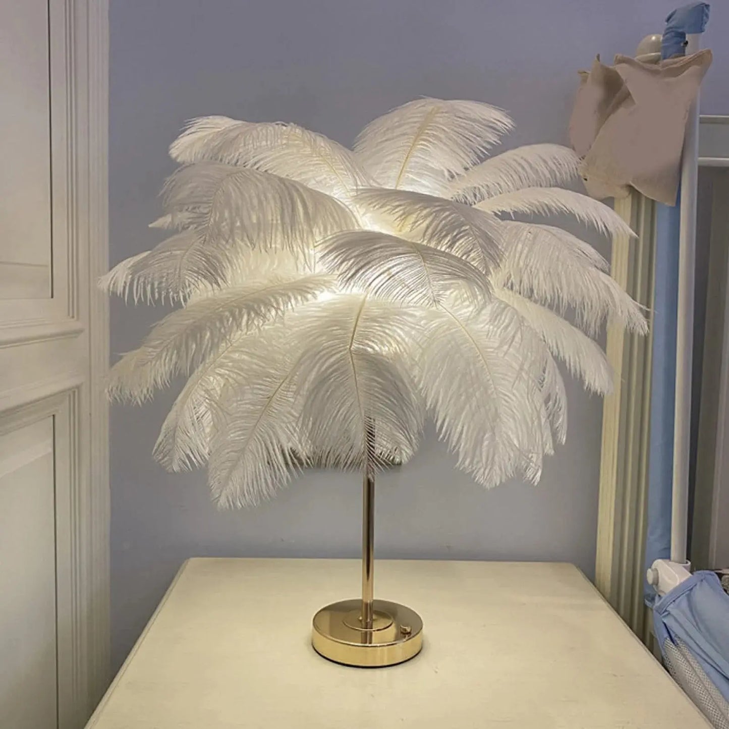 Touch Switch Feather Lamp, Feather Table Lamp, Touch Switch USB Ostrich Feather Lamp 3 Color Dimming Desk Lamp with Gold Metal Base 30Pcs Feather