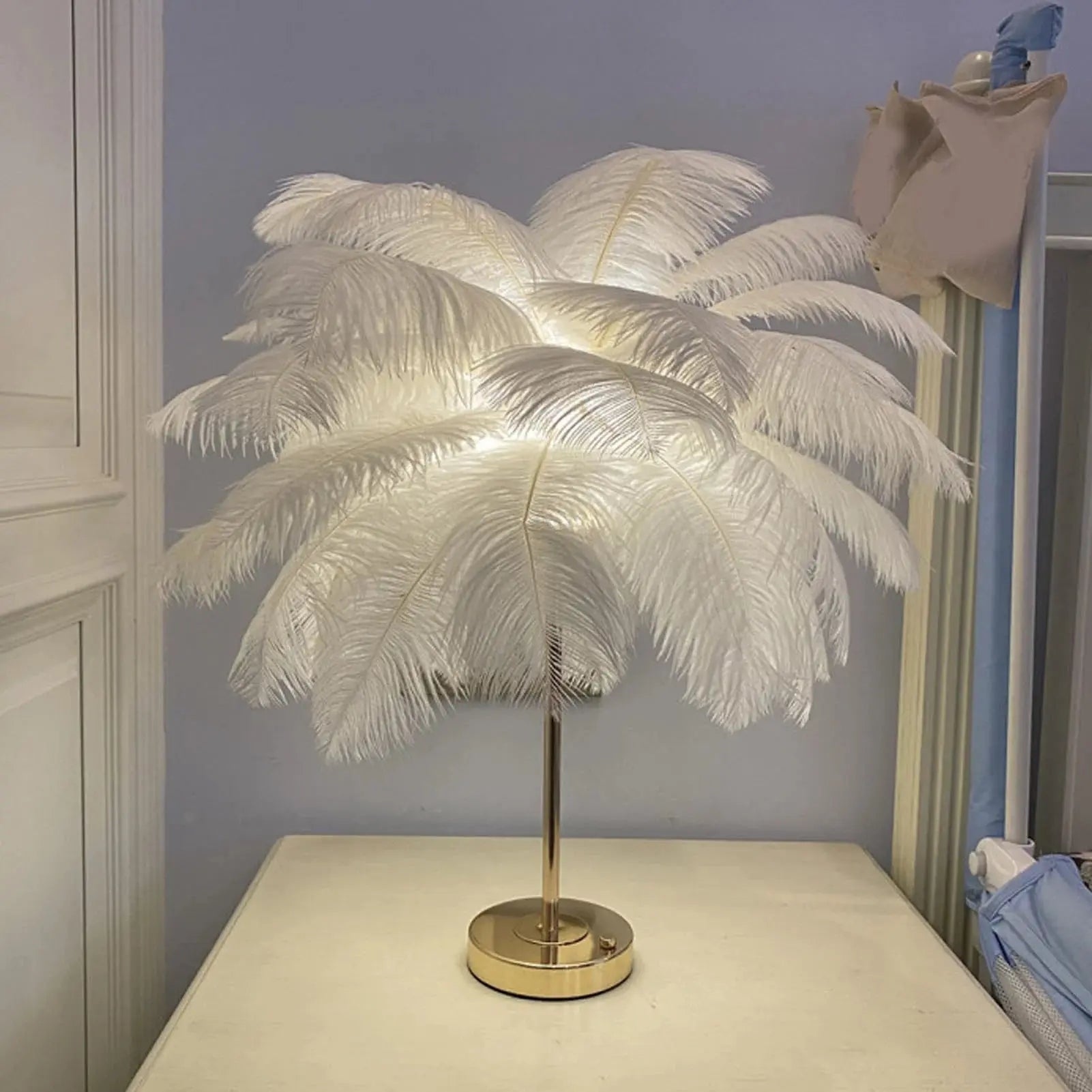 Touch Switch Feather Lamp, Feather Table Lamp, Touch Switch USB Ostrich Feather Lamp 3 Color Dimming Desk Lamp with Gold Metal Base 30Pcs Feather