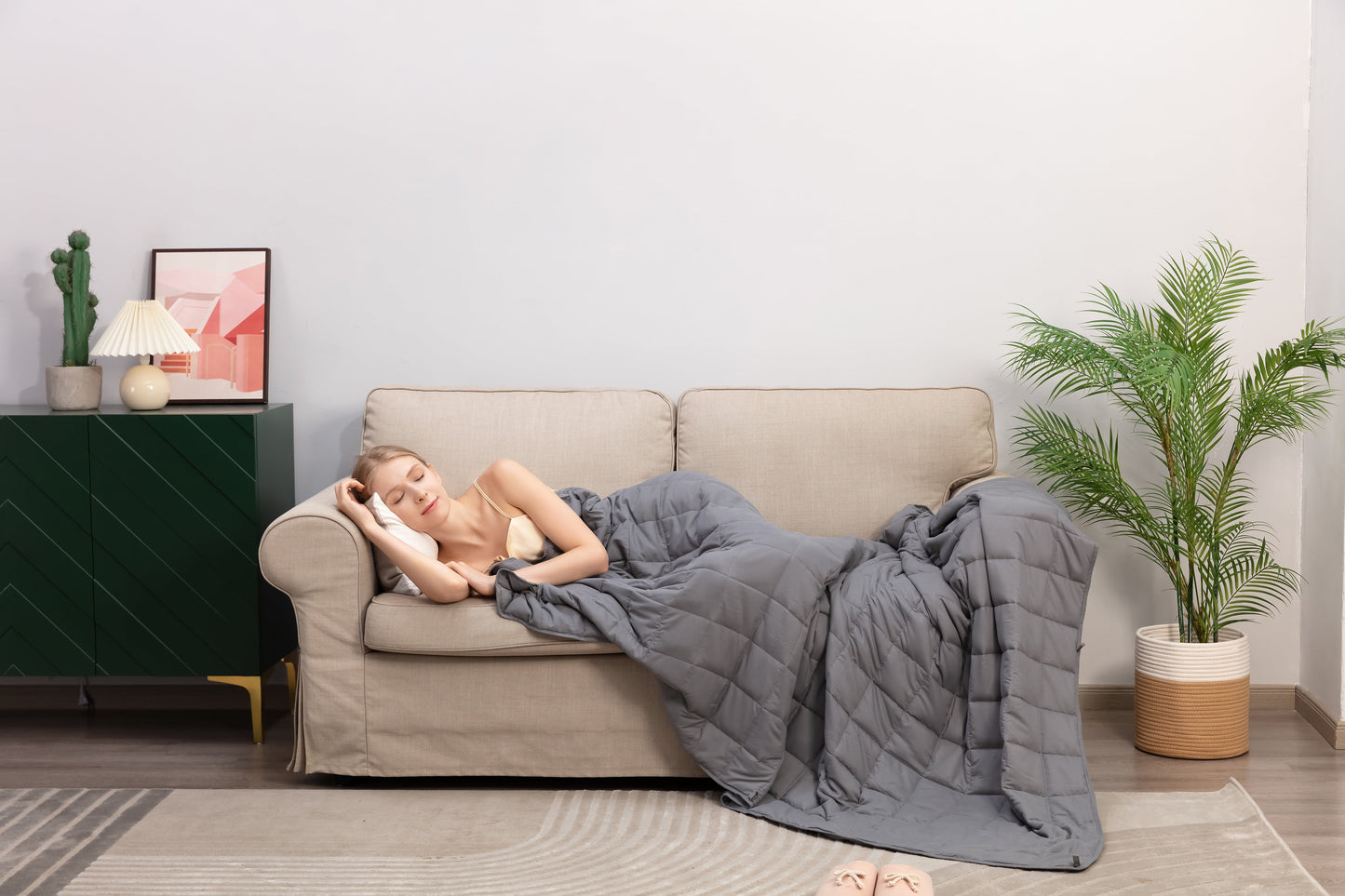 Snuggle Up with Our All-Season Cool & Breathable Gray Weighted Blanket! 🌙✨