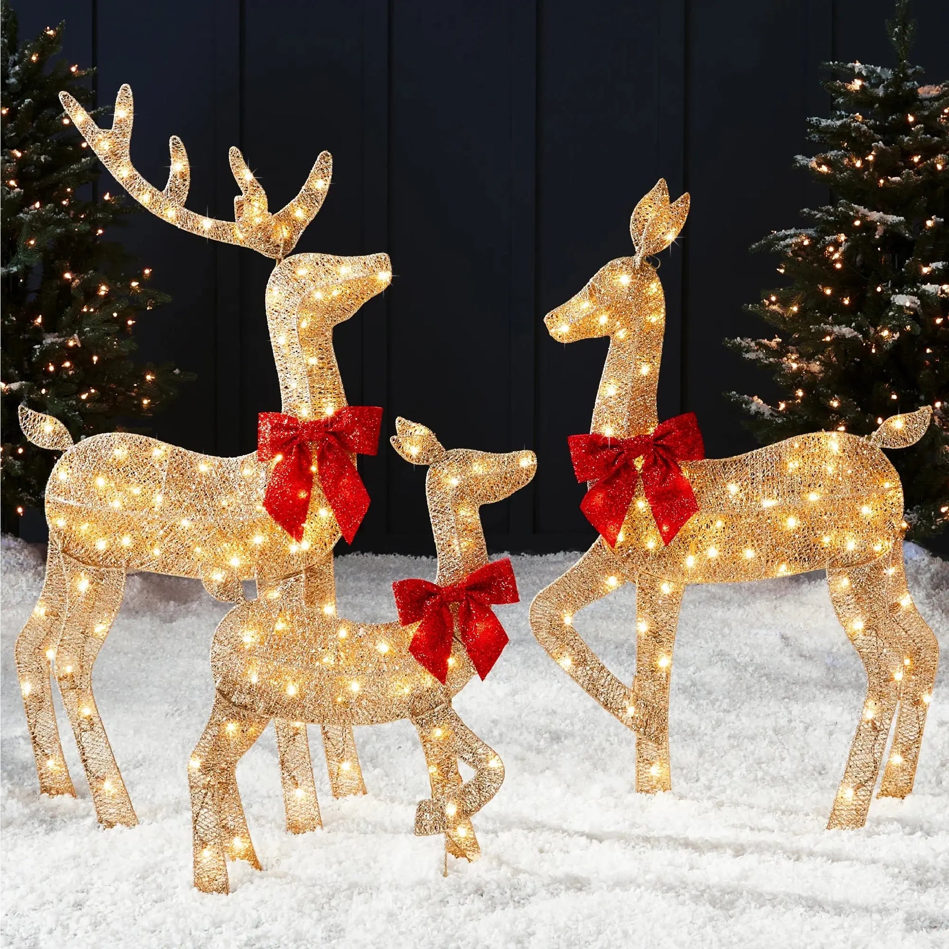 Enchant Your Holidays with Our 3-Piece Lighted 2D Deer Family Set – Stunning Gold Outdoor Decoration with 175 Lights!