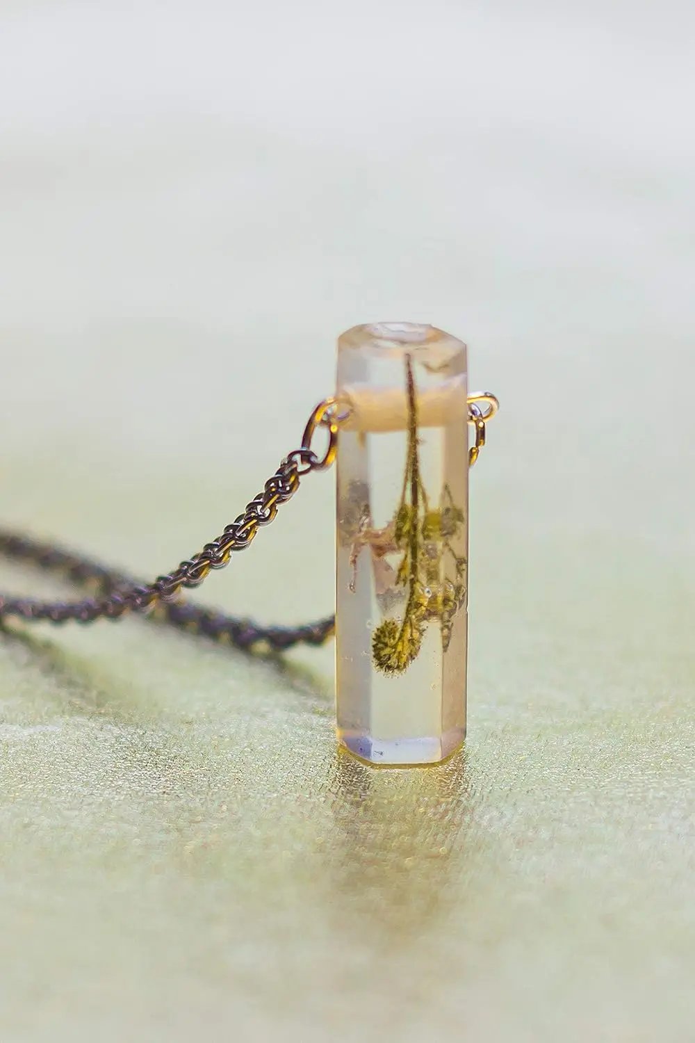 Table Top Epoxy Resin  2 Gallon | 256 Oz Kit, Anti-Yellow Highest UV Impact Resistance, Food Safe Epoxy, Crystal Clear Gloss, Bubble Free, Bar & Surface Coat, Tumblers, Wood, DIY