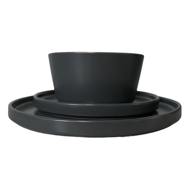 Elevate Your Dining Experience with the Celina 24-Piece Black Matte Dinnerware Set for 8! 🍽️✨