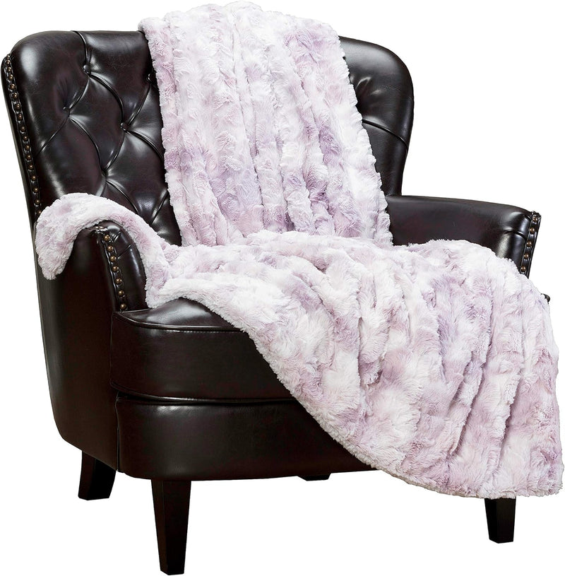 Luxurious Wolf Faux Fur Throw Blanket - Snuggle Up in Softness & Style - Perfect for Your Bed or Couch - Lilac 50" x 65"