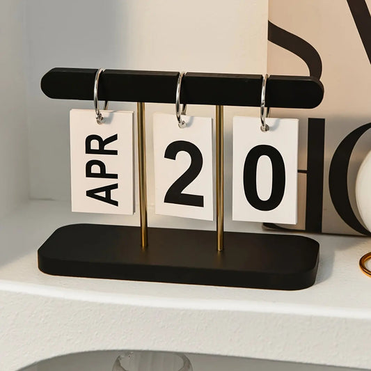 Page-Turning Desk Calendar O3D