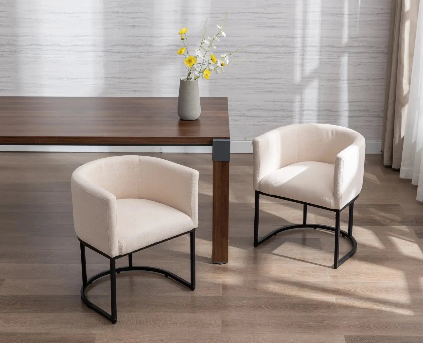 Modern Linen Dining Chair, Mid-Century Upholstered Barrel Kitchen Chairs Fabric Side Chair with Metal Legs and Curved Back for Living Room Dining Room Bedroom, Cream