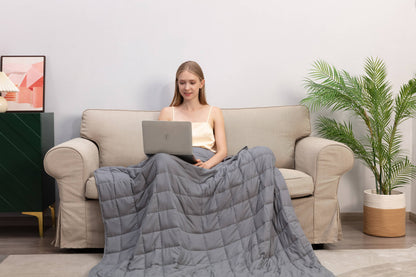 Snuggle Up with Our All-Season Cool & Breathable Gray Weighted Blanket! 🌙✨