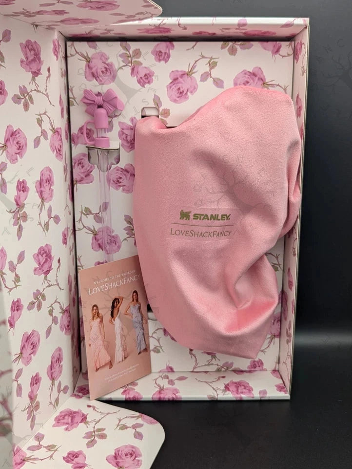 🌺 Stanley x LoveShackFancy Quencher Tumbler 20 OZ Ribbon Rosa IN HAND 🌺 AK