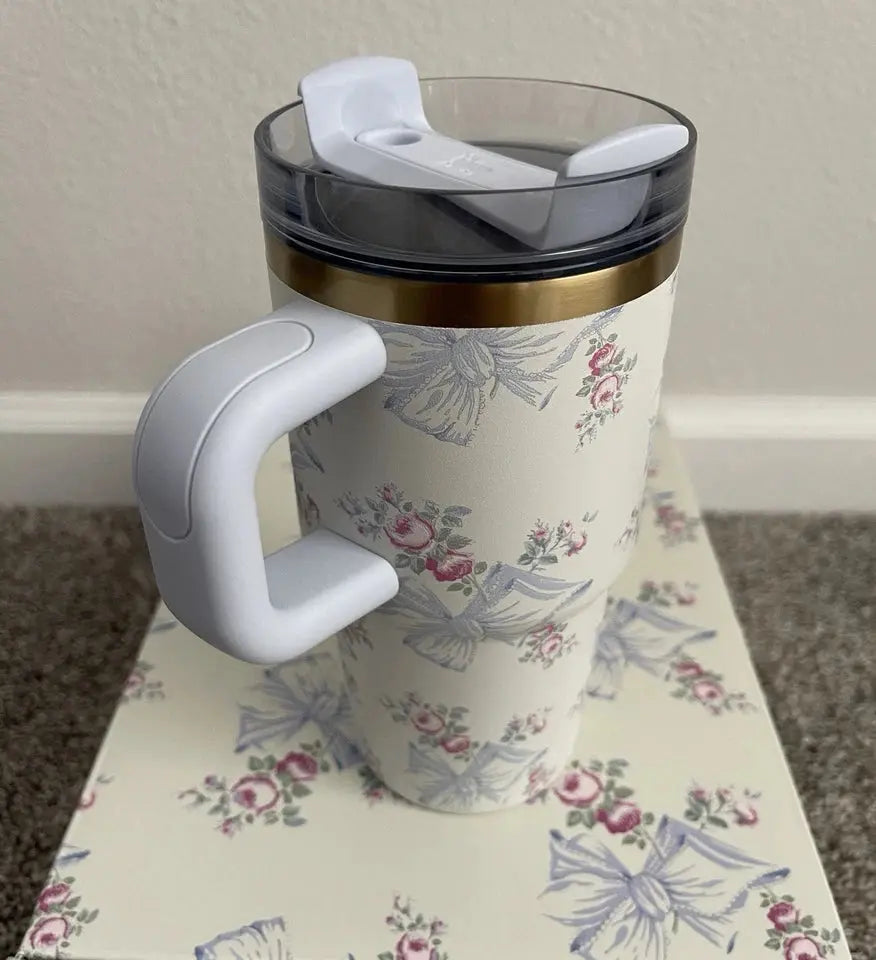 Stanley x LoveShackFancy Tumbler | 20 OZ – Rosa Beaux Blue FlowState Quencher H2.0 AK