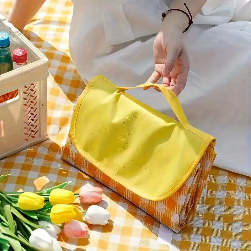 Yellow Checkered Large Outdoor Picnic Grass Blanket O3LTMU